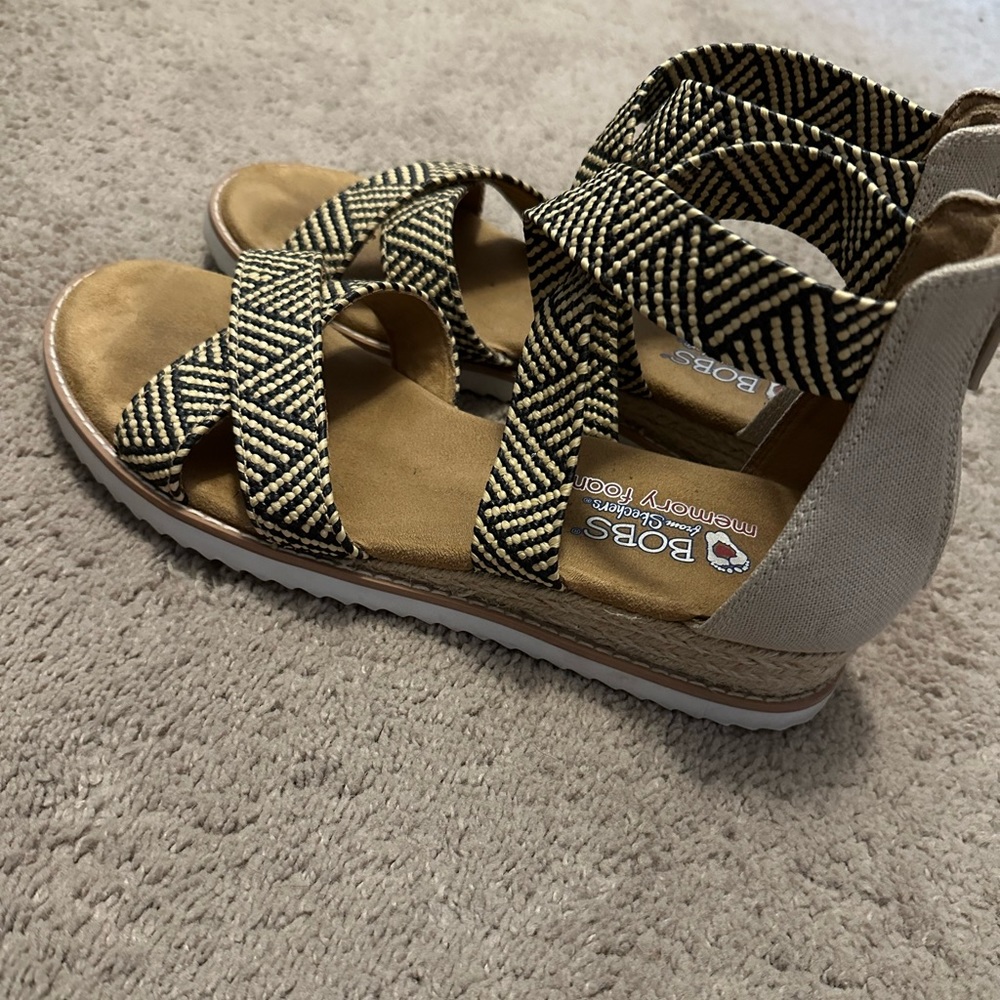Women’s sandals size 9